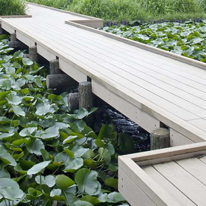 木材・プラスチック再生複合材テクモク